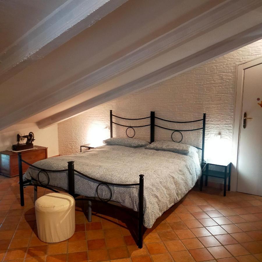 Mansarda Viti - Sguardo Su Frontone - Apartman Kültér fotó