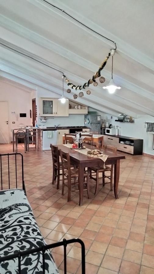 Mansarda Viti - Sguardo Su Frontone - Apartman Kültér fotó