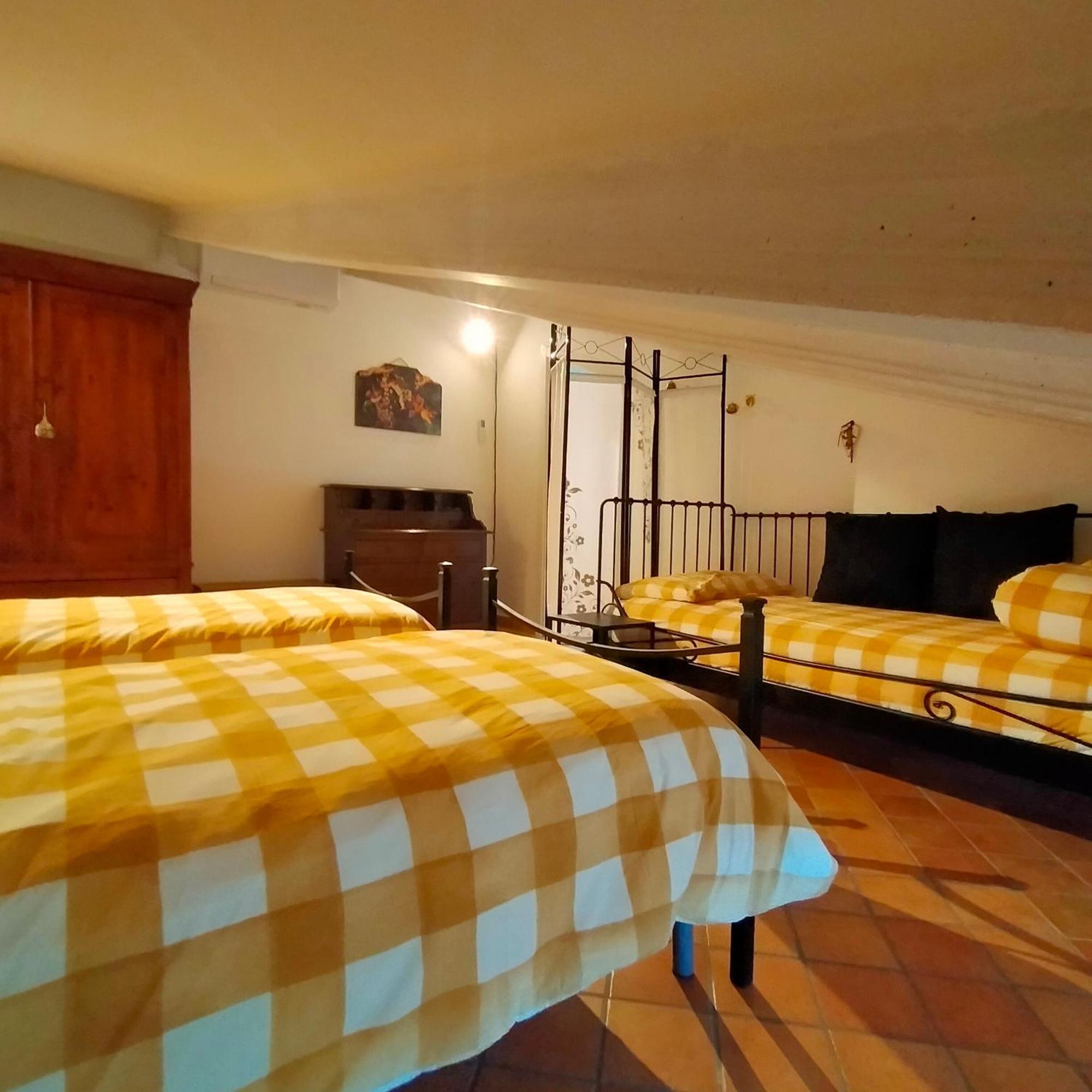 Mansarda Viti - Sguardo Su Frontone - Apartman Kültér fotó