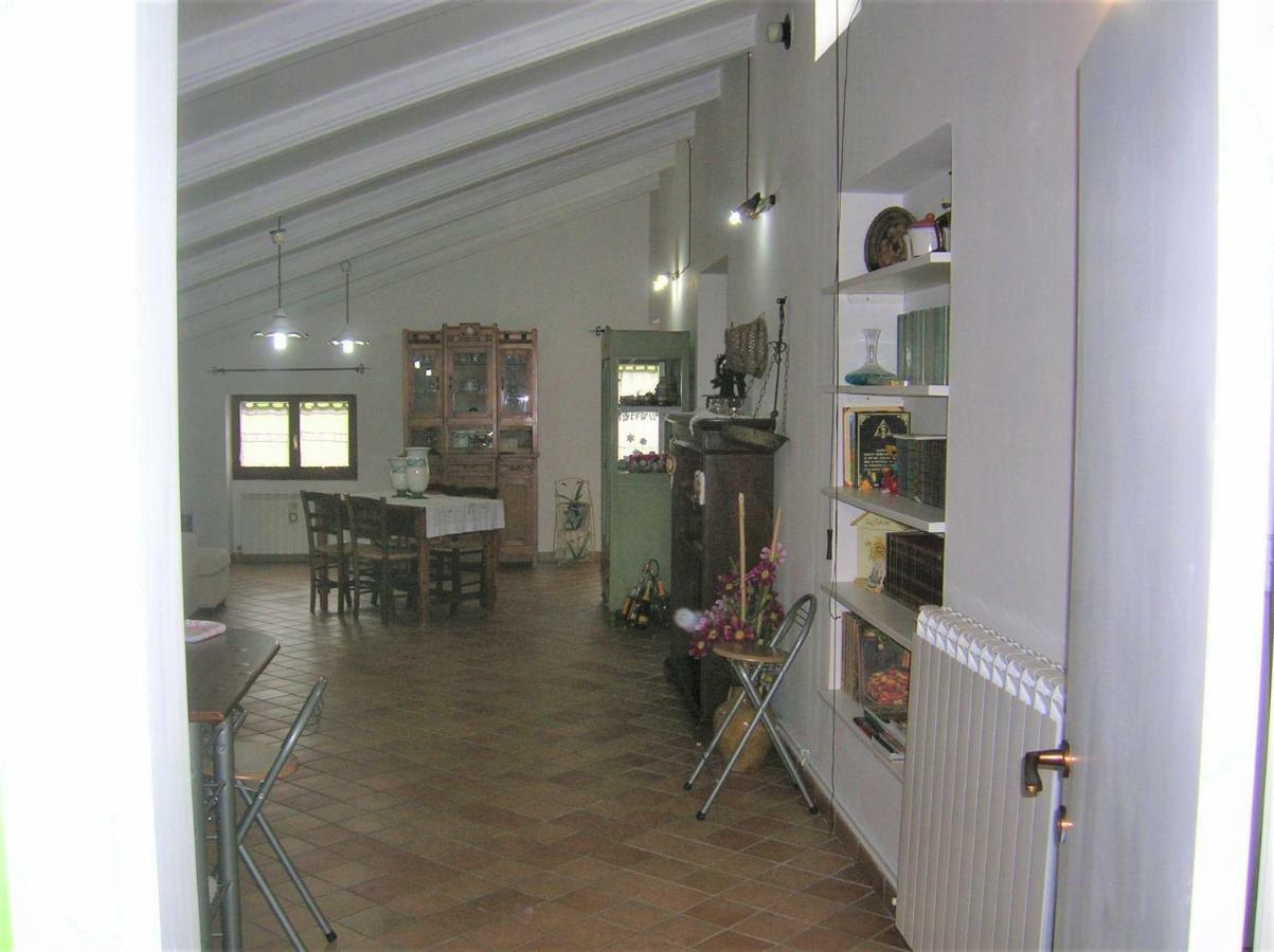 Mansarda Viti - Sguardo Su Frontone - Apartman Kültér fotó