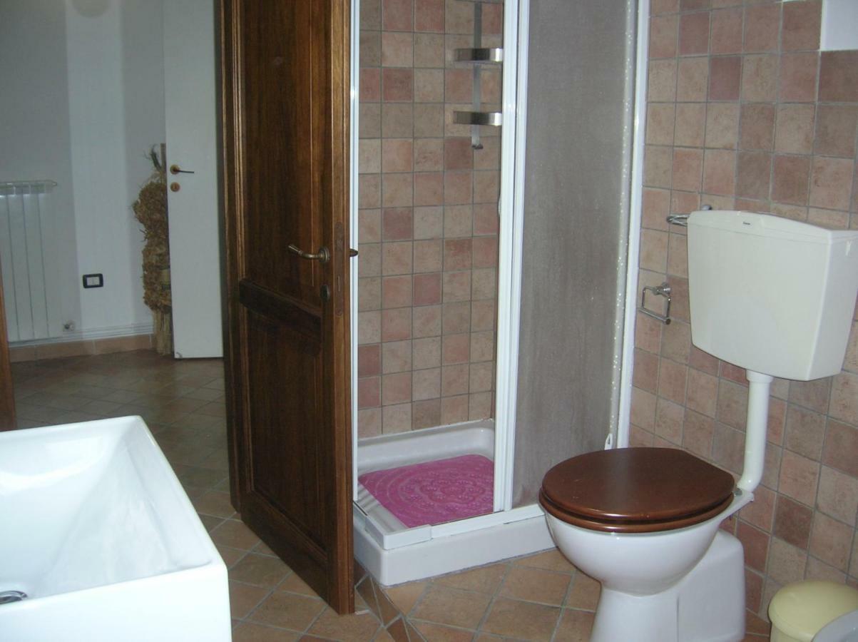Mansarda Viti - Sguardo Su Frontone - Apartman Kültér fotó
