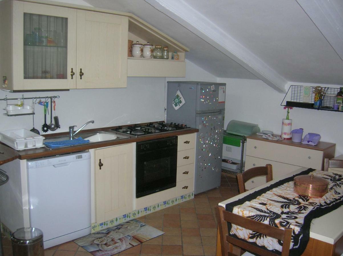 Mansarda Viti - Sguardo Su Frontone - Apartman Kültér fotó